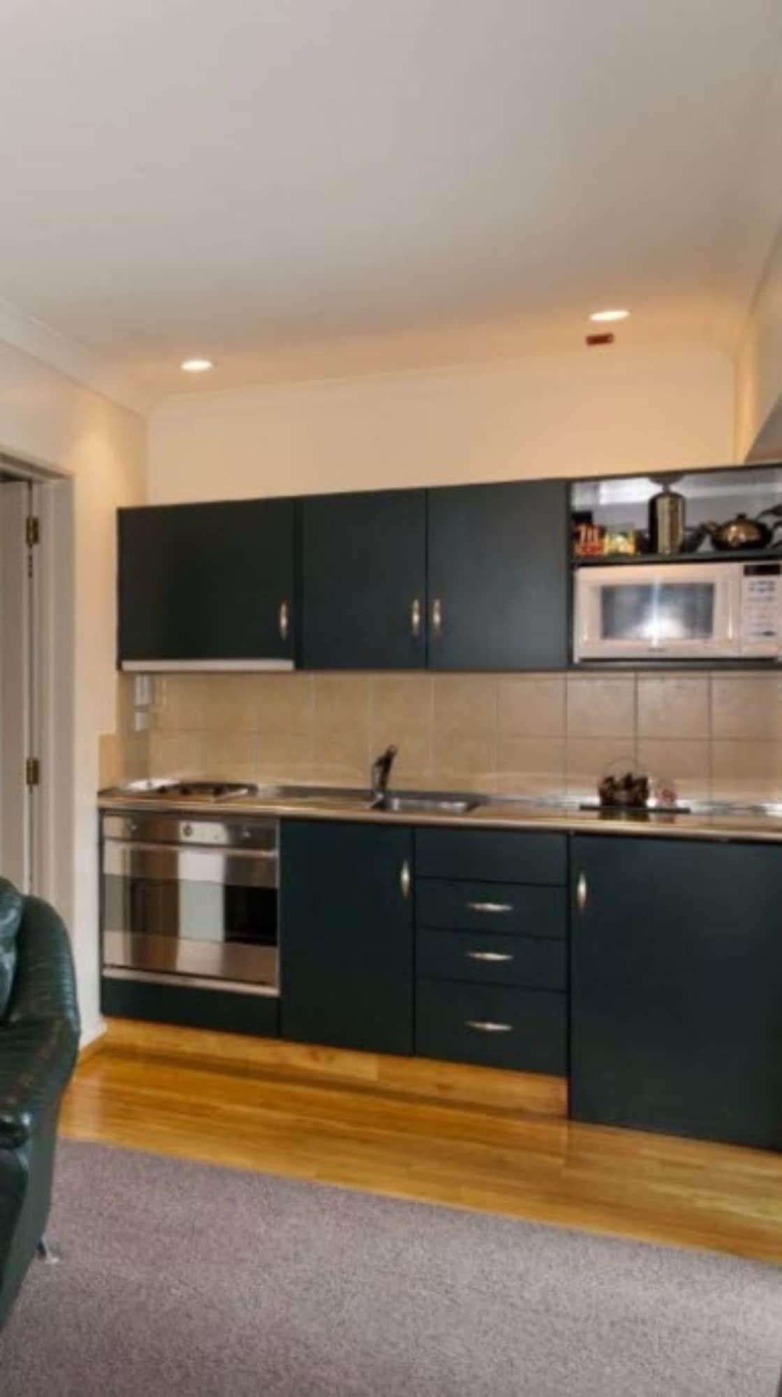 Colombo In The City Christchurch Exterior foto A typical kitchen